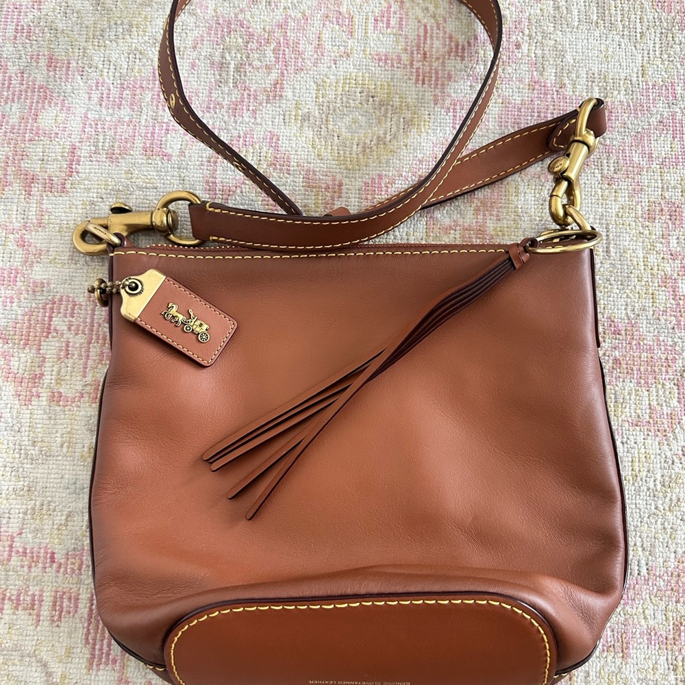Simple everyday cognac Coach crossbody bag🦔🦦